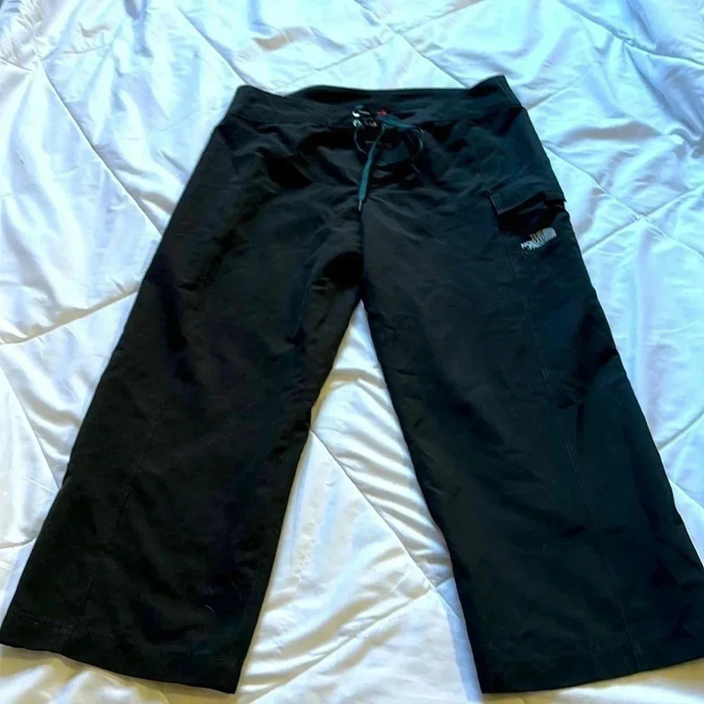 The Northface black crop pants size 6
